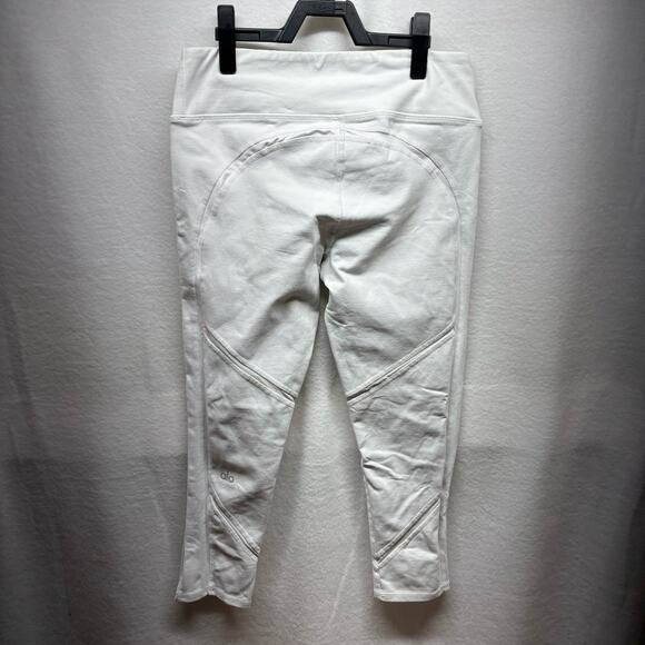 Alo Yoga White Crop Leggings - Size Medium - Excellent - Picture 10 of 11